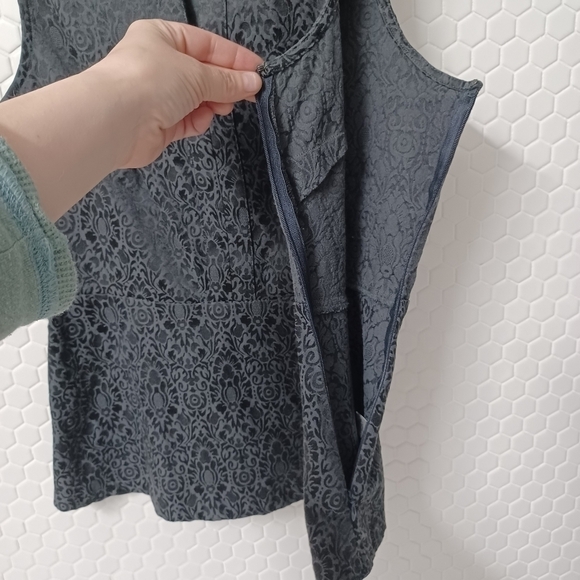 BANANA Republic sleeveless textured shell dress top - Picture 5 of 8